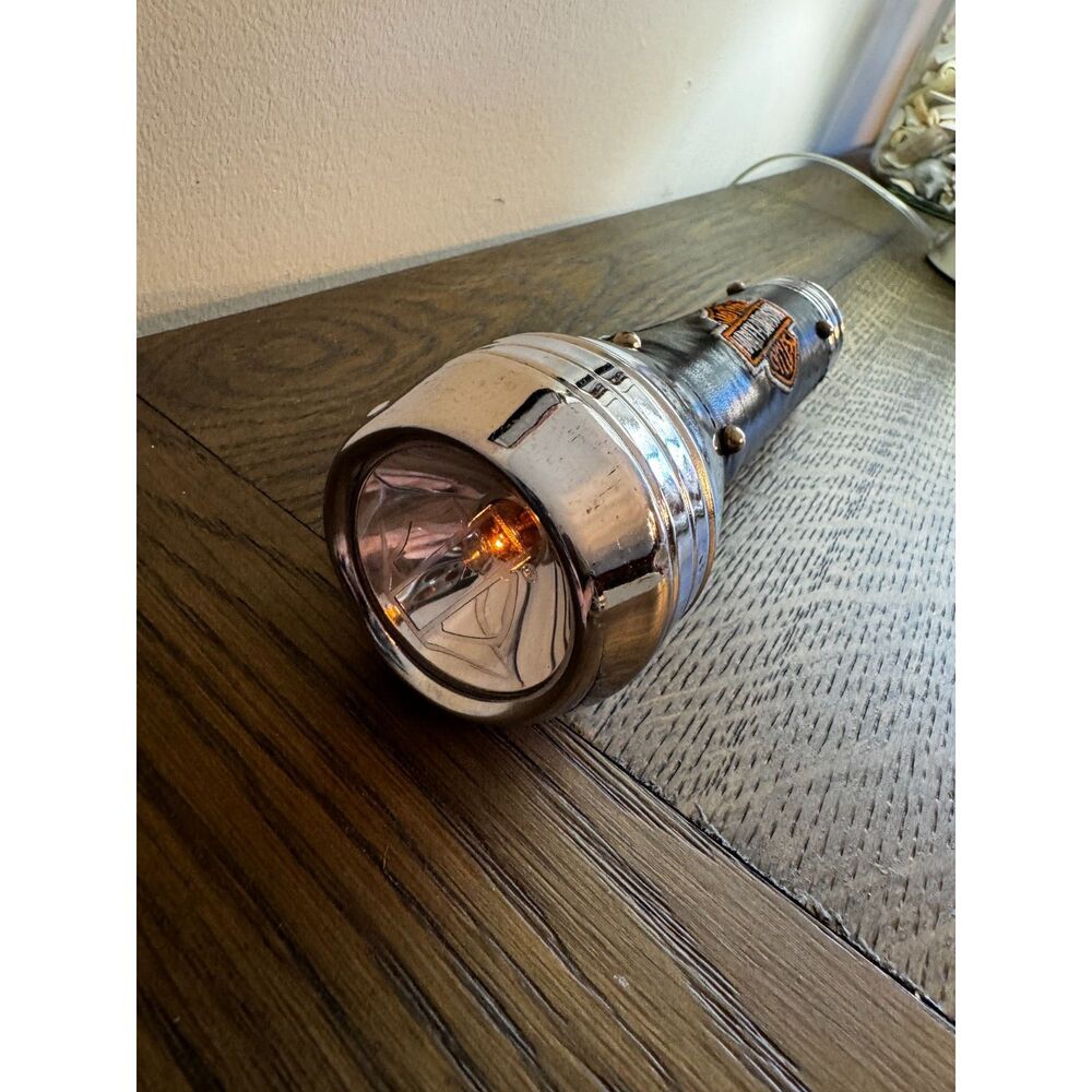 Vintage Harley Davidson flashlight; working condition leather Harley grip - Picture 8 of 8
